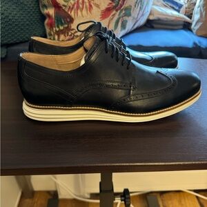 Men’s Wing-Tip Oxford.